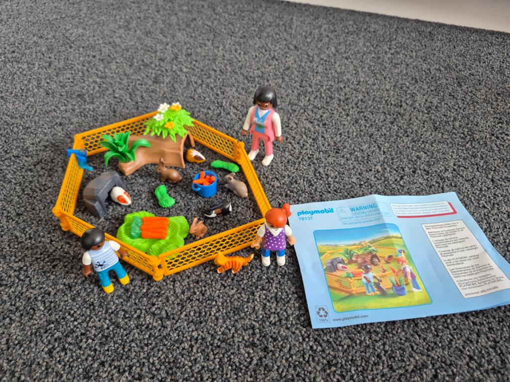 Playmobil 70137 Konijnenhok met buitenren, Ophalen of Verzenden, Zo goed als nieuw, Complete set