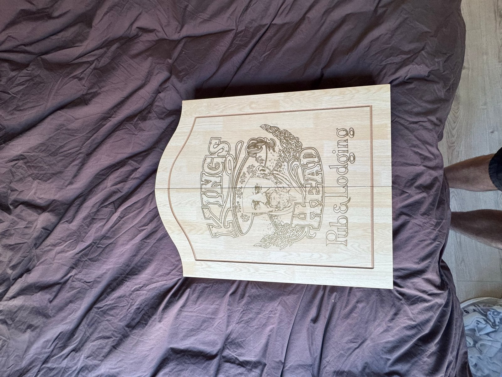 Dartbordkast 'Kings Head Pub & Lodging' met dartbord, Sport en Fitness, Ophalen, Gebruikt, Dartbord