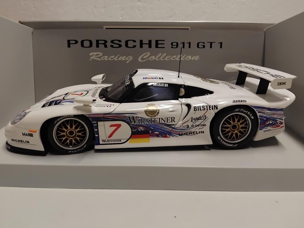 Porsche 911 GT1 Mobil white UT Models metal 1:18 KRD, Ophalen of Verzenden, Zo goed als nieuw, Auto, UT Models