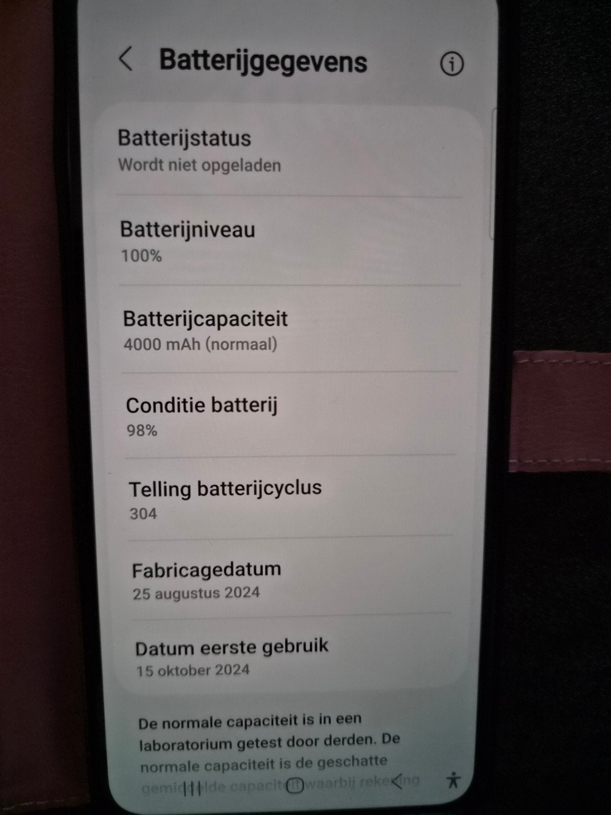 Foto 11 van Samsung Galaxy S24 paars  (2024) - Zo goed als nieuw