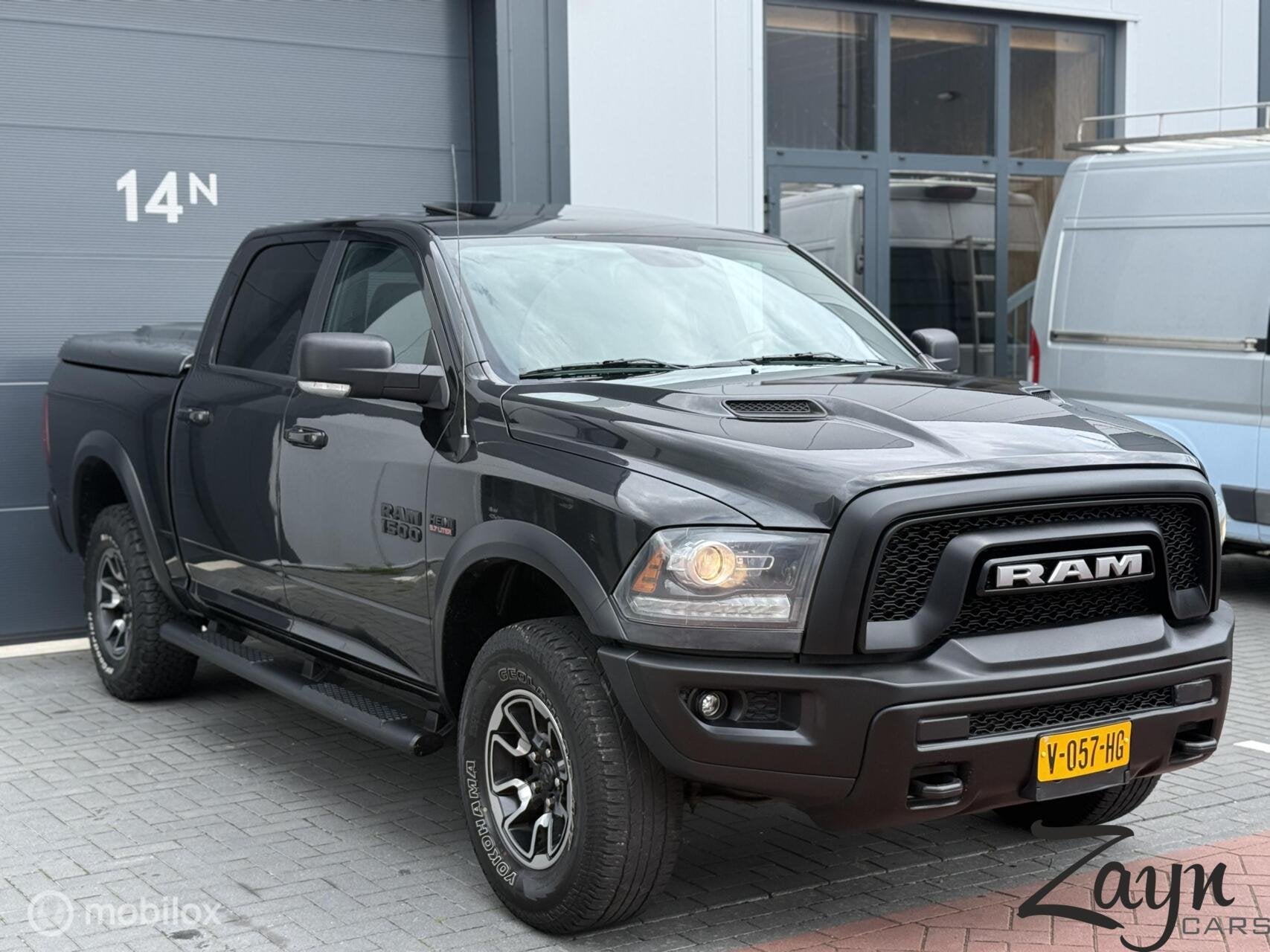 Dodge Ram 1500 5.7 V8 4x4 Crew Cab Rebel | Dak | NAP | Leder, Auto's, Automaat, Gebruikt, 5654 cc, Automatische klimaatregeling