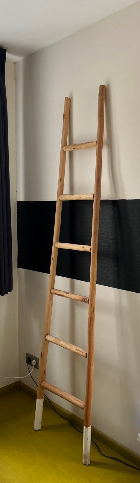 Decoratieve houten ladder - stijlvol en veelzijdig, Ophalen, Gebruikt, Ladder, 2 tot 4 meter
