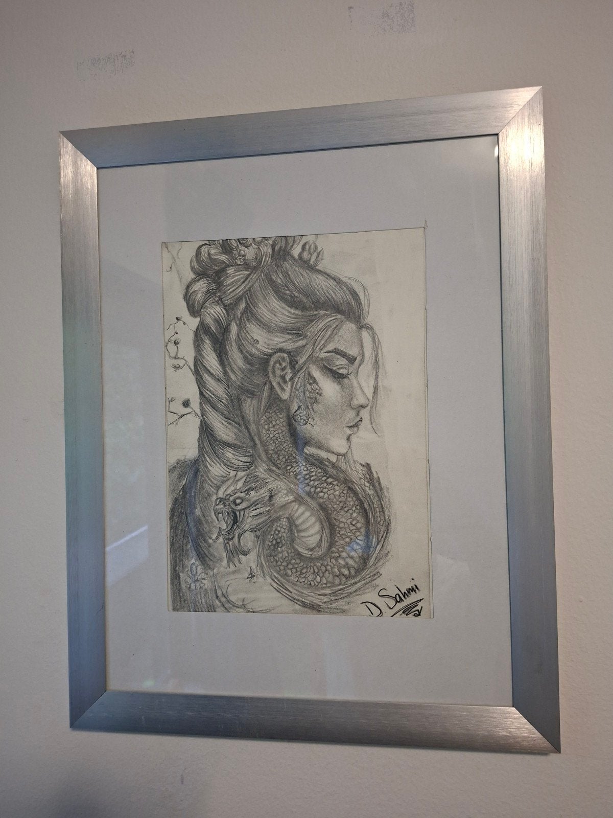 Ingelijste potloodtekening van vrouw met draak, Ophalen of Verzenden, Tekening, Potloodtekening, Handgemaakt
