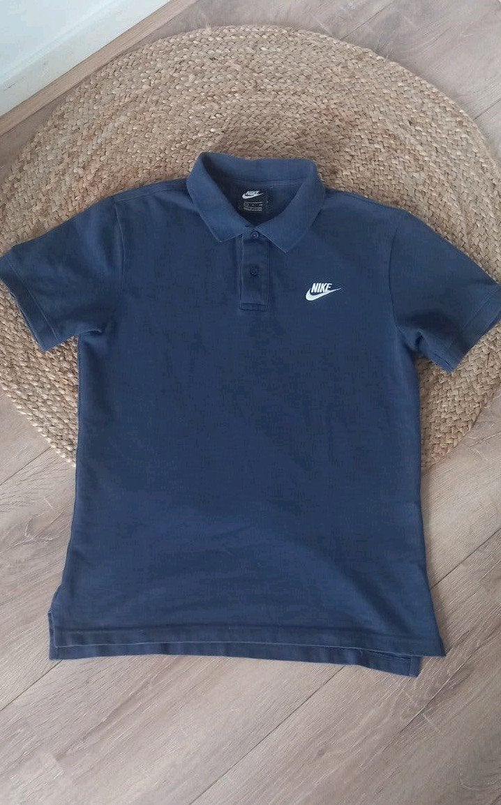 Nike donkerblauwe polo maat S-Topstaat!, Kleding | Heren, Blauw, Nike, Ophalen of Verzenden, Zo goed als nieuw