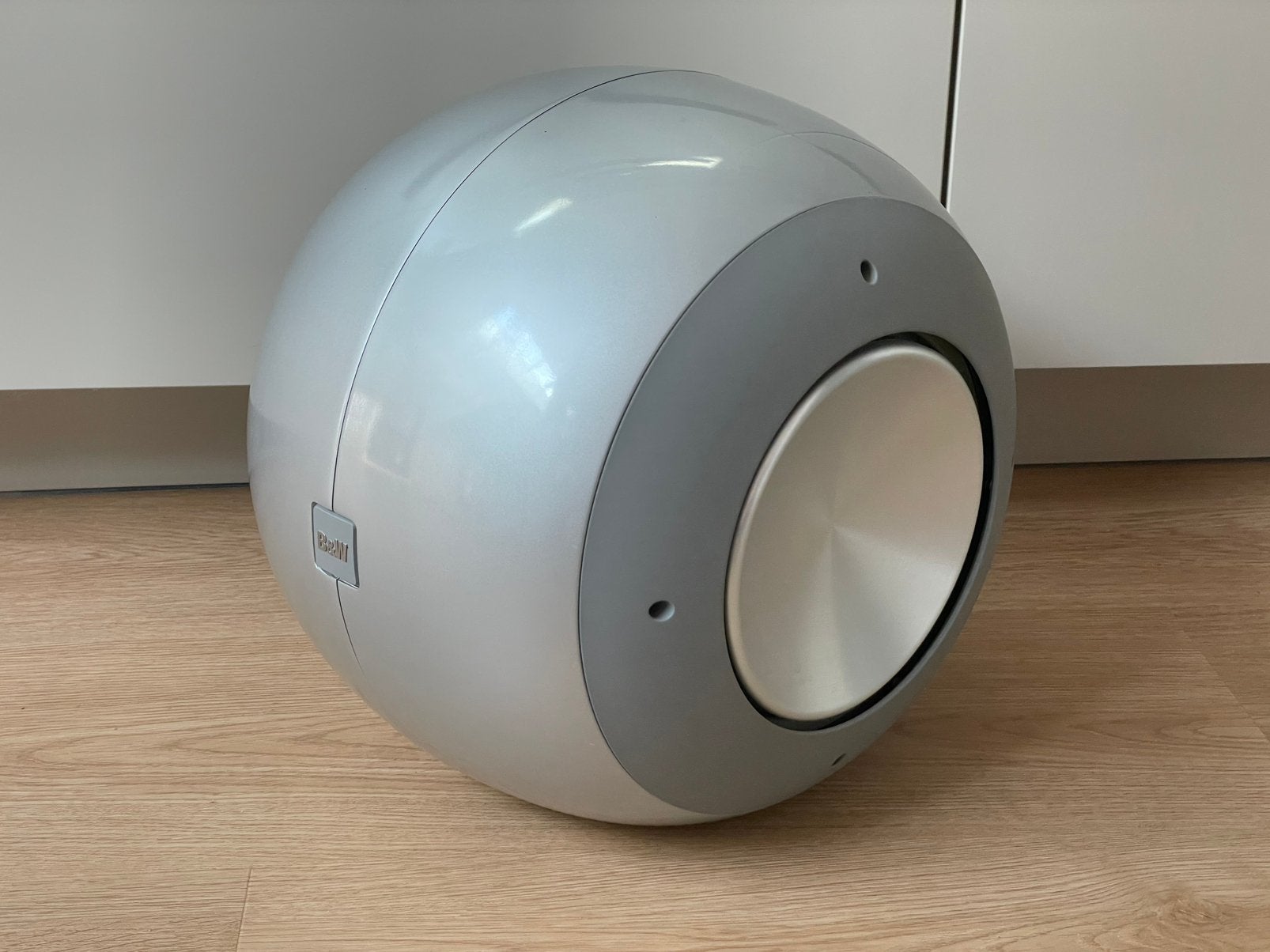 B&W PV1 zilvergrijs 500 watt klasse D actieve subwoofer, 150 watt of meer, Subwoofer, Ophalen of Verzenden, Zo goed als nieuw