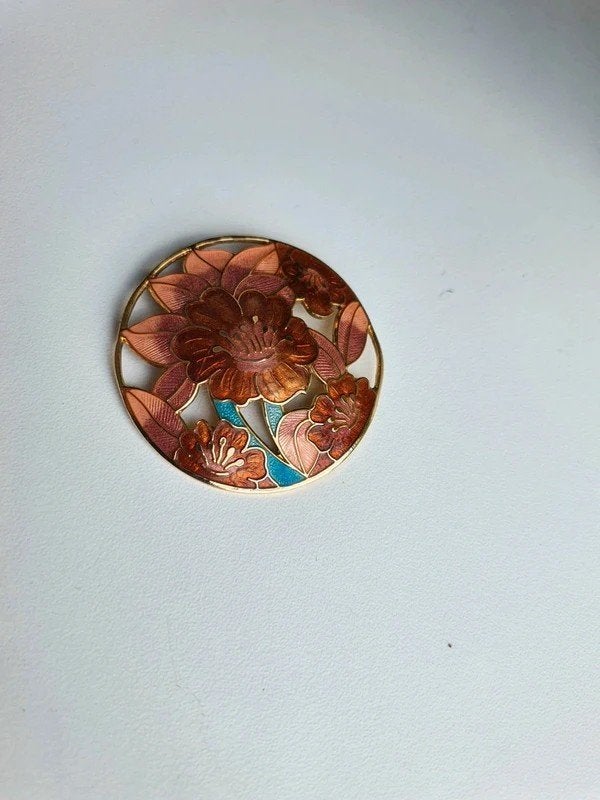 Vintage Bloemen Broche Goudkleurig Emaille Cloisonné, Ophalen of Verzenden, Zo goed als nieuw, Goud, Overige materialen