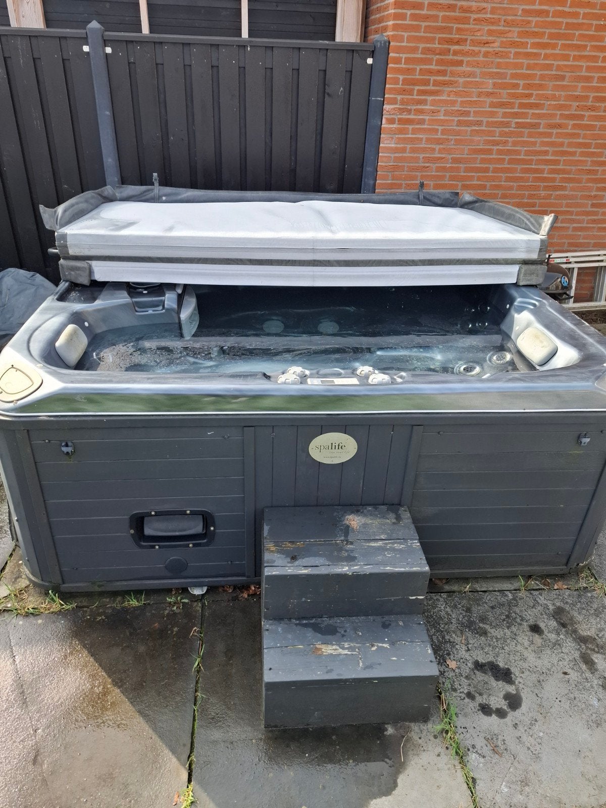 GRATIS op te halen!!! Spalife grote luxe Jacuzzi, Ophalen, Gebruikt, Filter, Vast