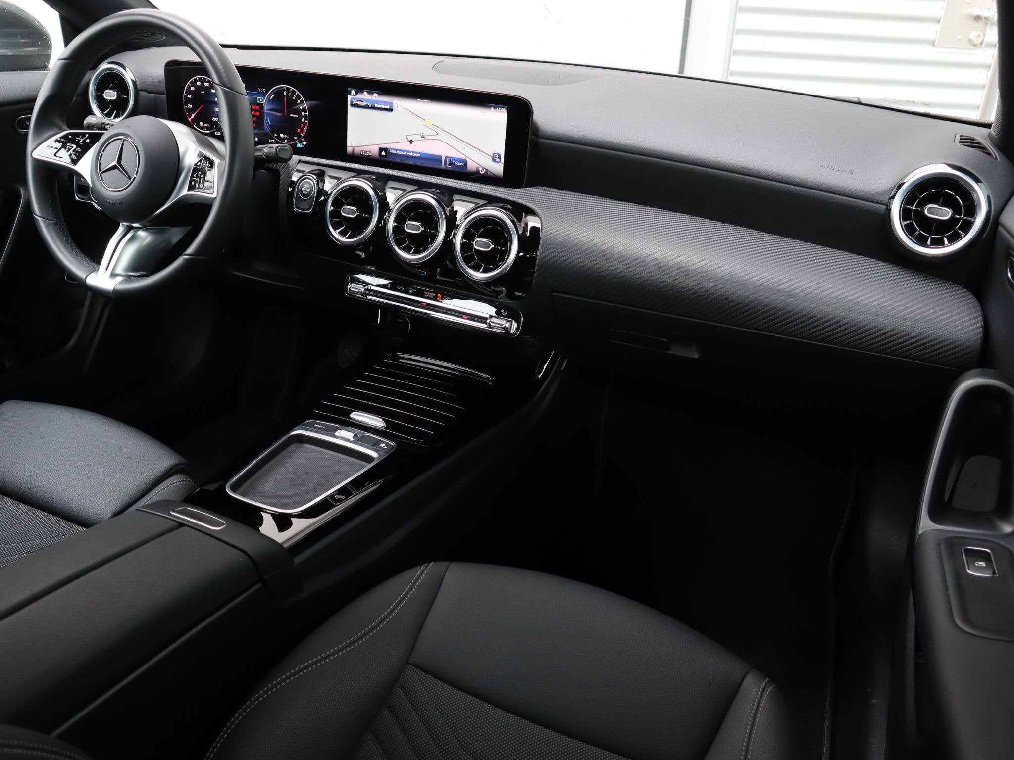 Mercedes-Benz CLA-klasse Shooting Brake 250 e Star Edition, Auto's, CLA, 4 cilinders, 16 kWh, Leder en Stof