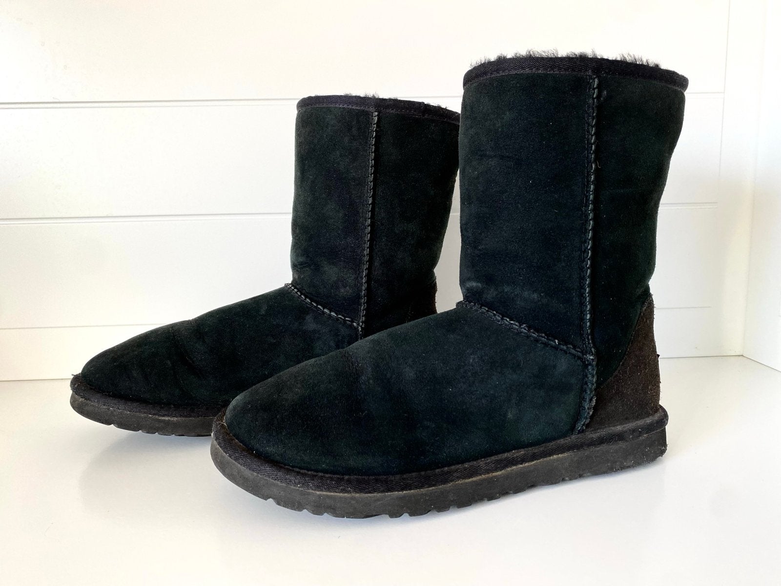 Zwarte UGG Australia Classic Short laarzen, maat 39, Ophalen of Verzenden, Zo goed als nieuw, Zwart, Lage of Enkellaarzen