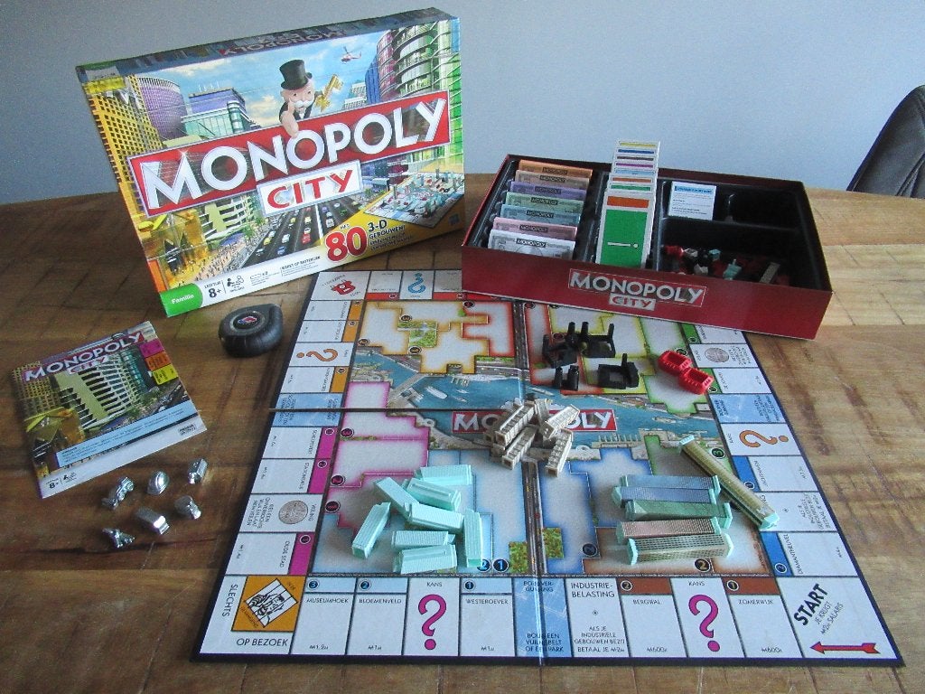Als nieuw spel Monopoly city met 3D gebouwen, Hobby en Vrije tijd, Gezelschapsspellen | Bordspellen, Zo goed als nieuw, Ophalen of Verzenden