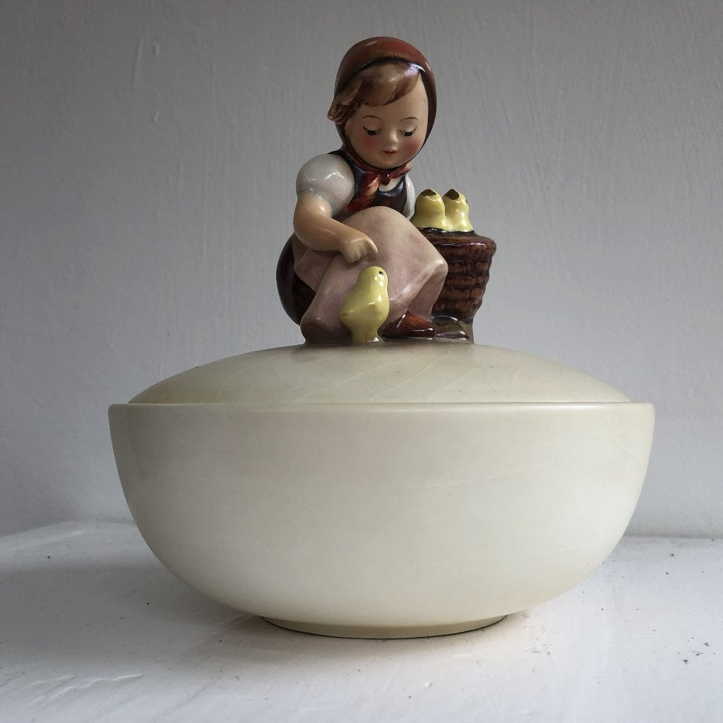 Hummel bonbonnière, candy box no III/57 Chick girl, Ophalen of Verzenden, Gebruikt, Hummel