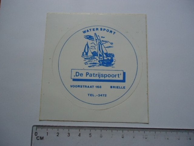 sticker oud Brielle Patrijspoort watersport vintage retro, Ophalen of Verzenden, Zo goed als nieuw, Bedrijf of Vereniging