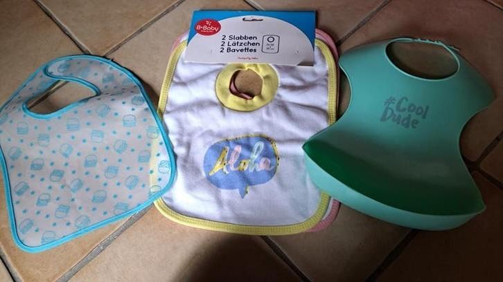Slabbetjes (4 stuks), Ophalen, Zo goed als nieuw, Jongetje of Meisje, Zwem-accessoire