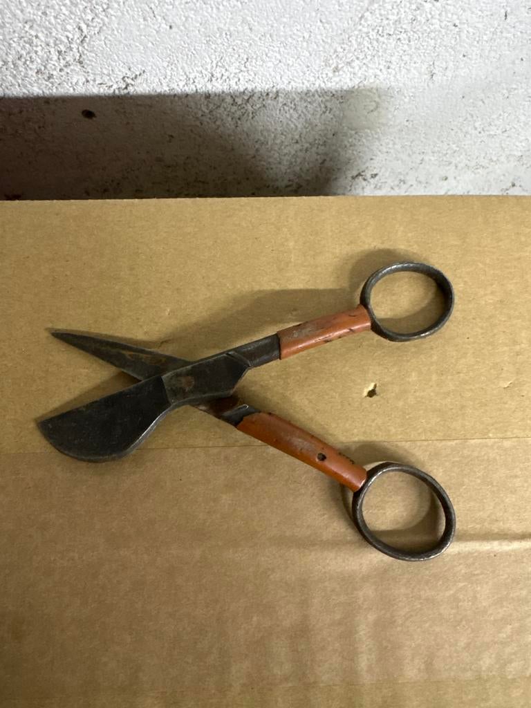 Vintage Stoffenschaar / Kleermakersschaar met Houten Handvat, Ophalen of Verzenden
