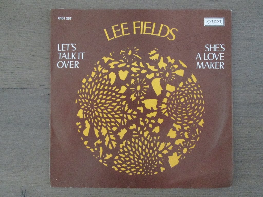 Lee Fields - Let's Talk It Over / She's A Love Maker, Gebruikt, 10 inch, Verzenden, Overige genres