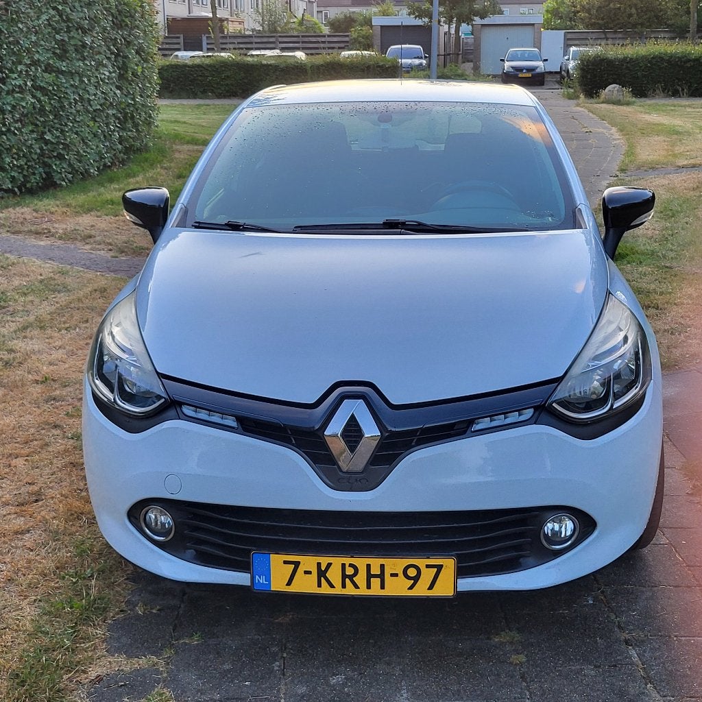 Renault Clio 0.9 TCE 66KW 5-DRS 2013 Wit, Voorwielaandrijving, 898 cc, Stof, 40 €/maand