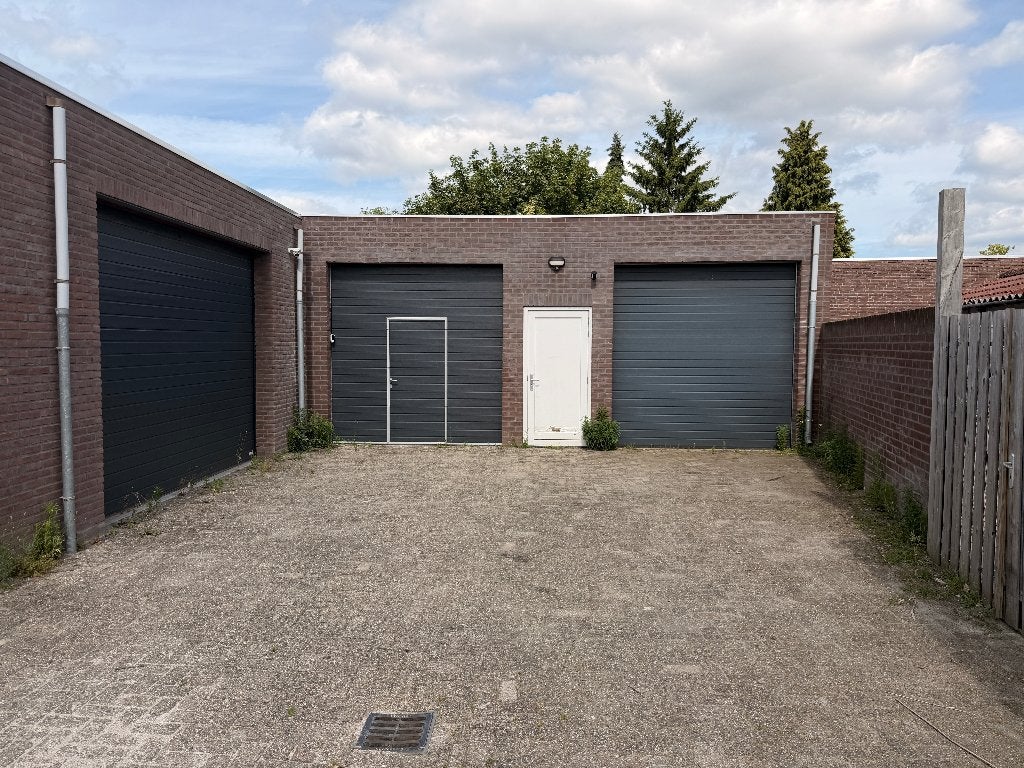 Bedrijfsruimte/opslag/garage Strijp (Zeelsterstraat), Zakelijke goederen, Bedrijfs Onroerend goed, 38 m², Huur, Bedrijfsruimte