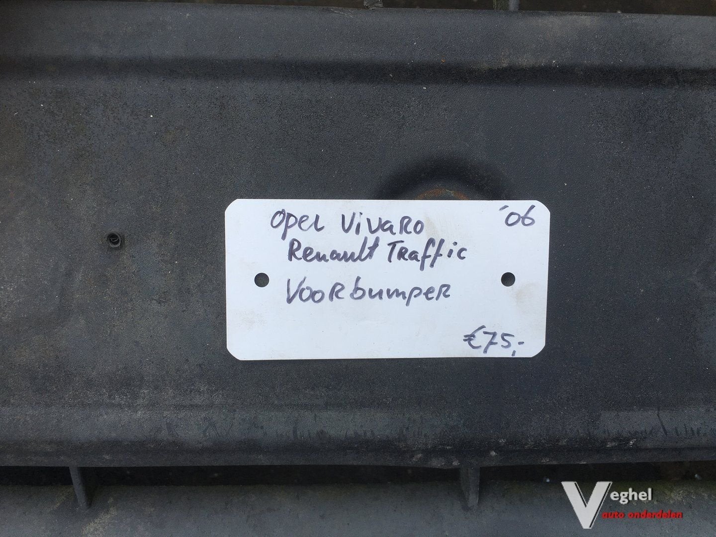 Opel Vivaro / Renault Traffic 2006 Voorbumper