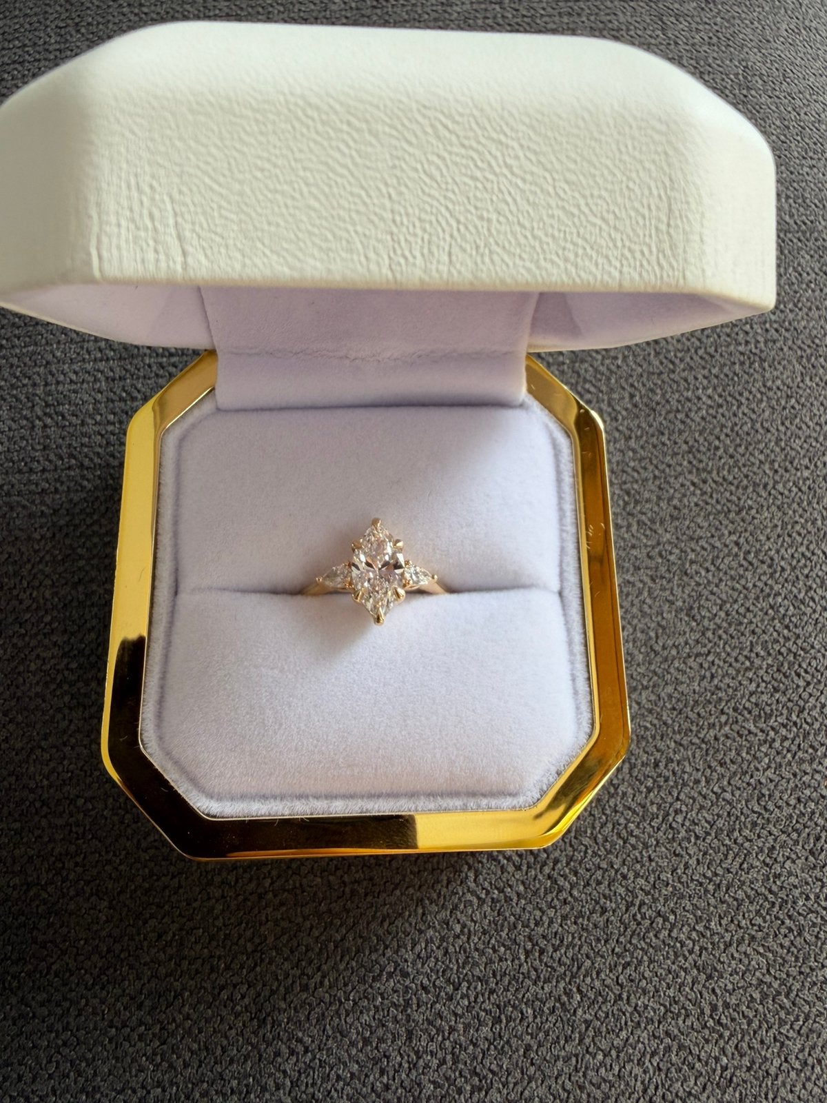 Verlovingsring 18K Goud, Sieraden, Tassen en Uiterlijk, Ringen, Nieuw, Ophalen of Verzenden, 17 tot 18, Dame