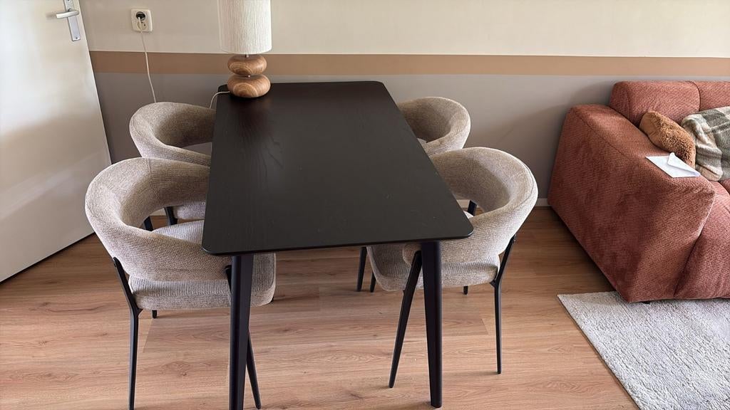 Mooie zgan eetafel met 4 stoelen, 100 tot 150 cm, Zo goed als nieuw, Rechthoekig, 50 tot 100 cm