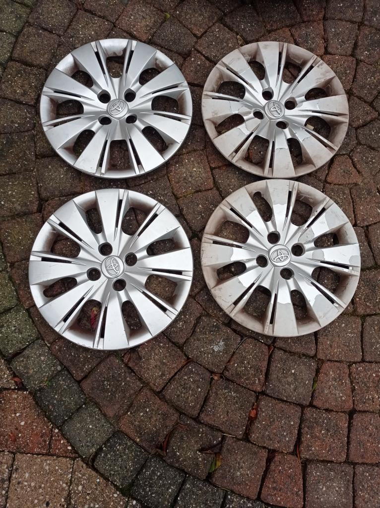 Toyota wieldoppen 15 inch, Ophalen of Verzenden, Gebruikt