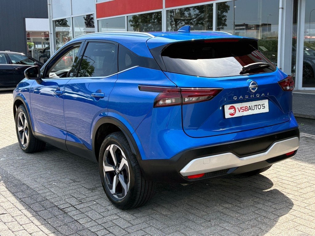 Nissan QASHQAI 1.3 MHEV AUT. 158PK LED PANO-DAK NAVI 360-CAM, Auto's, Automaat, Gebruikt, Met garantie (alle), Blauw