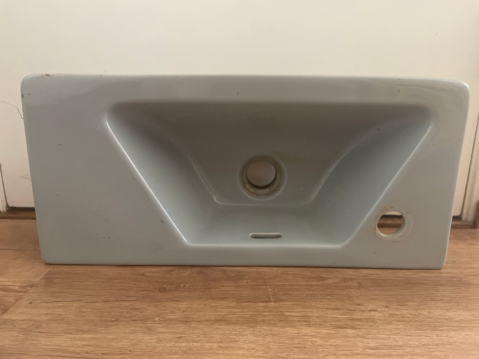 Vintage grijsblauwe wasbak - 60x28 cm, Ophalen, Gebruikt, Wastafel