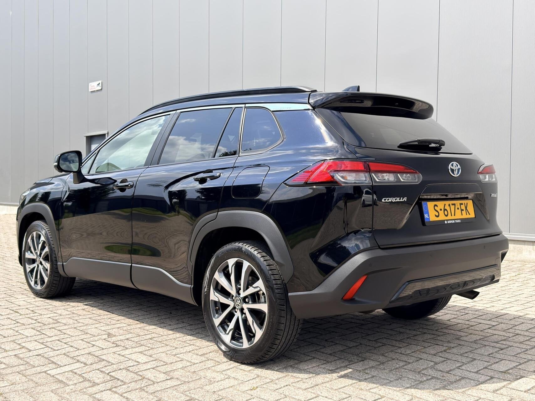 Toyota Corolla Cross 2.0 HP Hybrid Launch Edition 1e Eig|Dea, Gebruikt, 4 cilinders, Met garantie (alle), Zwart