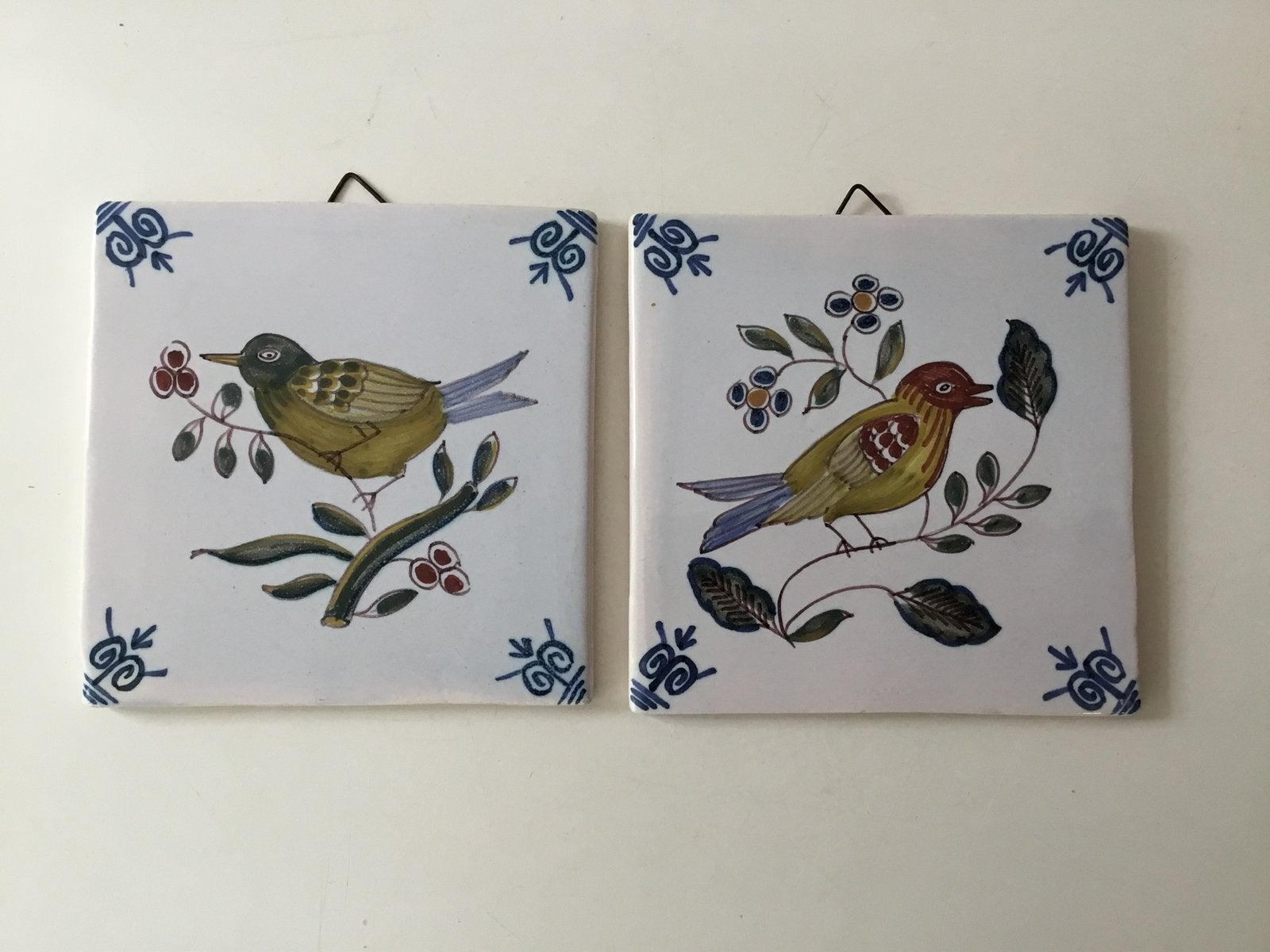 2 Workum Vogel Tegels ( in Hilversum ), Ophalen of Verzenden