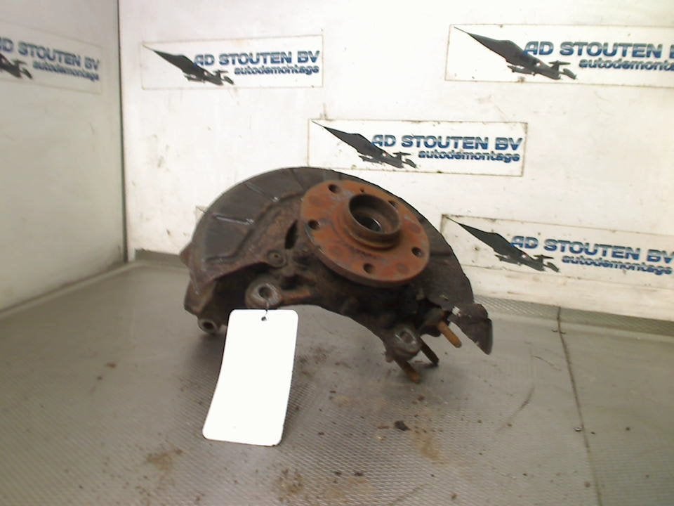 Fusee Links Voor Volkswagen Golf V (1K1) (2004-10/2009-02), Gebruikt, Volkswagen, Volkswagen AG, Kundenbetreuung@volkswagen.de