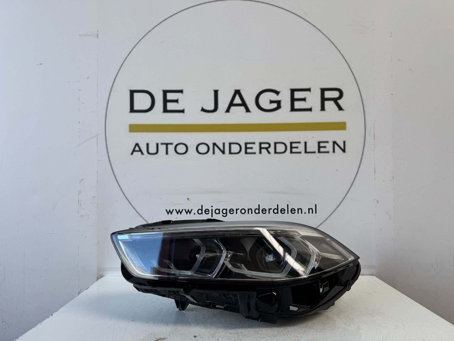 BMW F40 1 SERIE VOL LED KOPLAMP LINKS 5A1E055, Auto-onderdelen, Verlichting, Petuelring 130
80788  Munich, DE, Gebruikt, Info@bmw.de