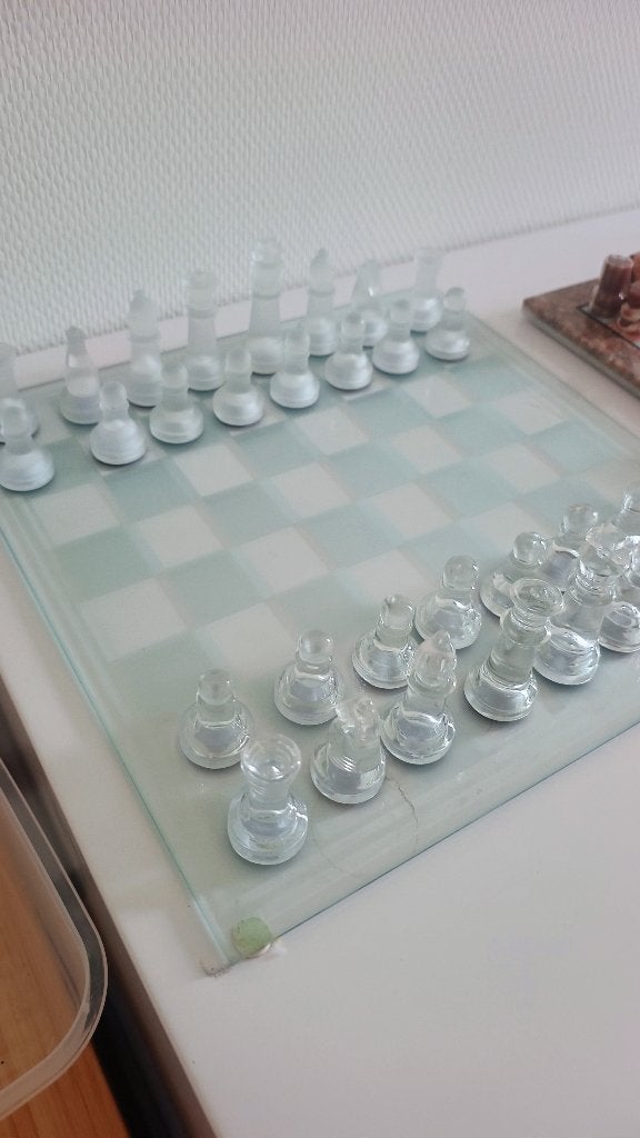 Schaakbord + stukken glas, Ophalen, Minder dan 500 stukjes, Zo goed als nieuw, Schaken