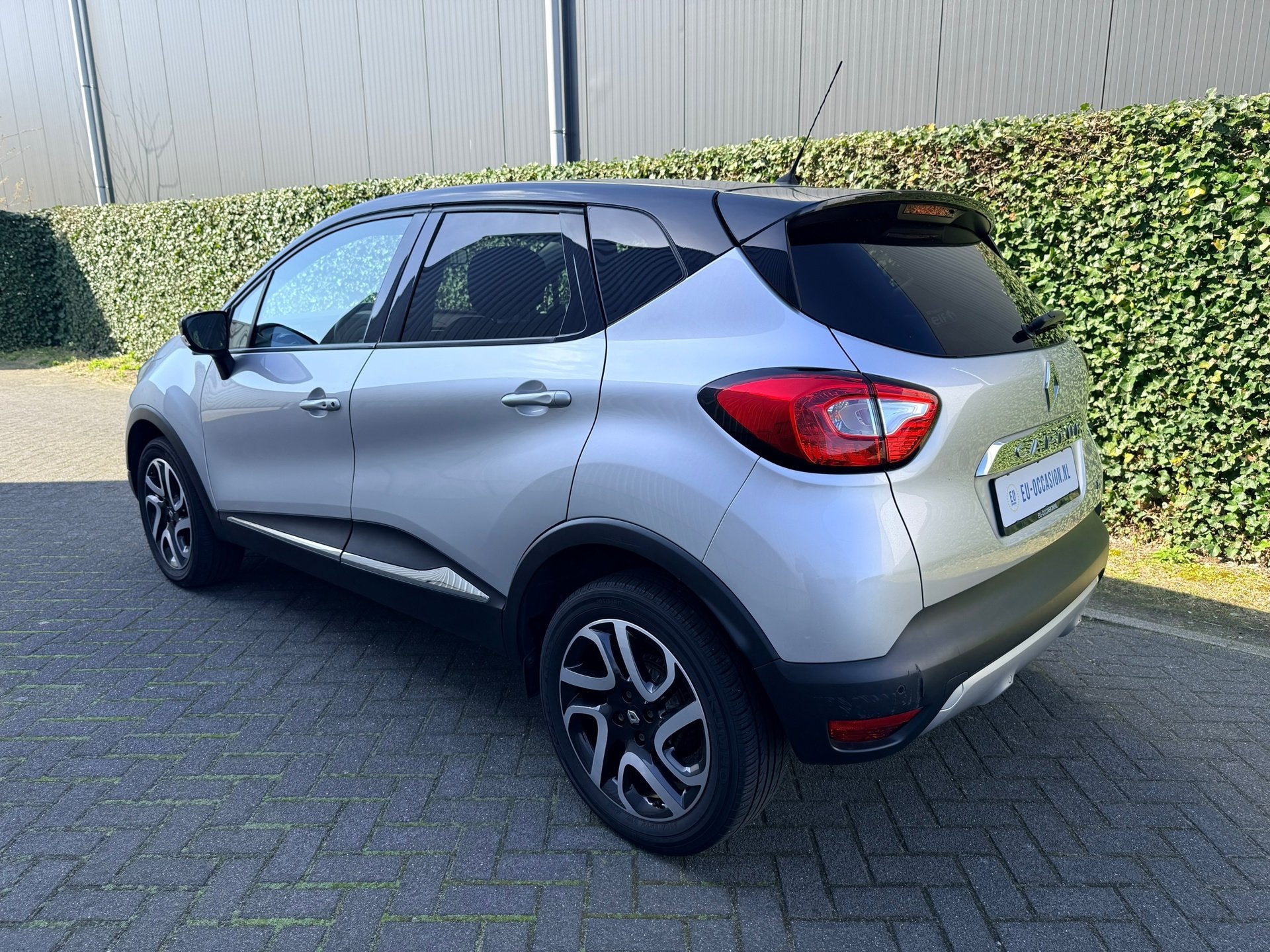 Renault Captur 0.9 TCe 90PK Xmod 2017 | LEDER | CAMERA | KEY, Auto's, Voorwielaandrijving, Gebruikt, Zwart, Leder