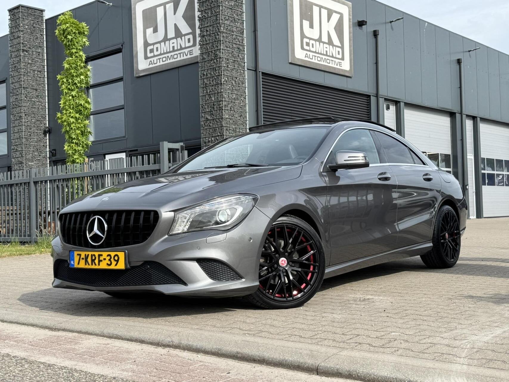 Mercedes CLA-klasse 200 Edition 1|Pano|CarPlay|Leer|Stoelvw|, Auto's, Gebruikt, Euro 6, 715 kg, Automatische klimaatregeling