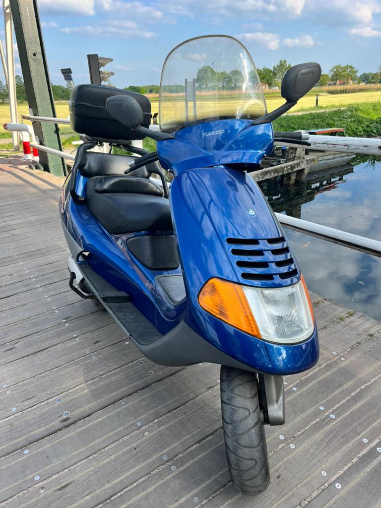 Piaggio Hexagon 125Cc 2T Blauw, Fietsen en Brommers, Scooters | Piaggio, Ophalen, Zo goed als nieuw, Tweetakt, Overige modellen