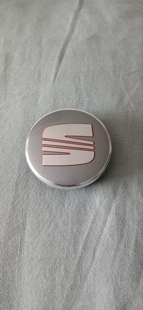 Seat logo auto - Origineel onderdeel, Ophalen of Verzenden, Nieuw