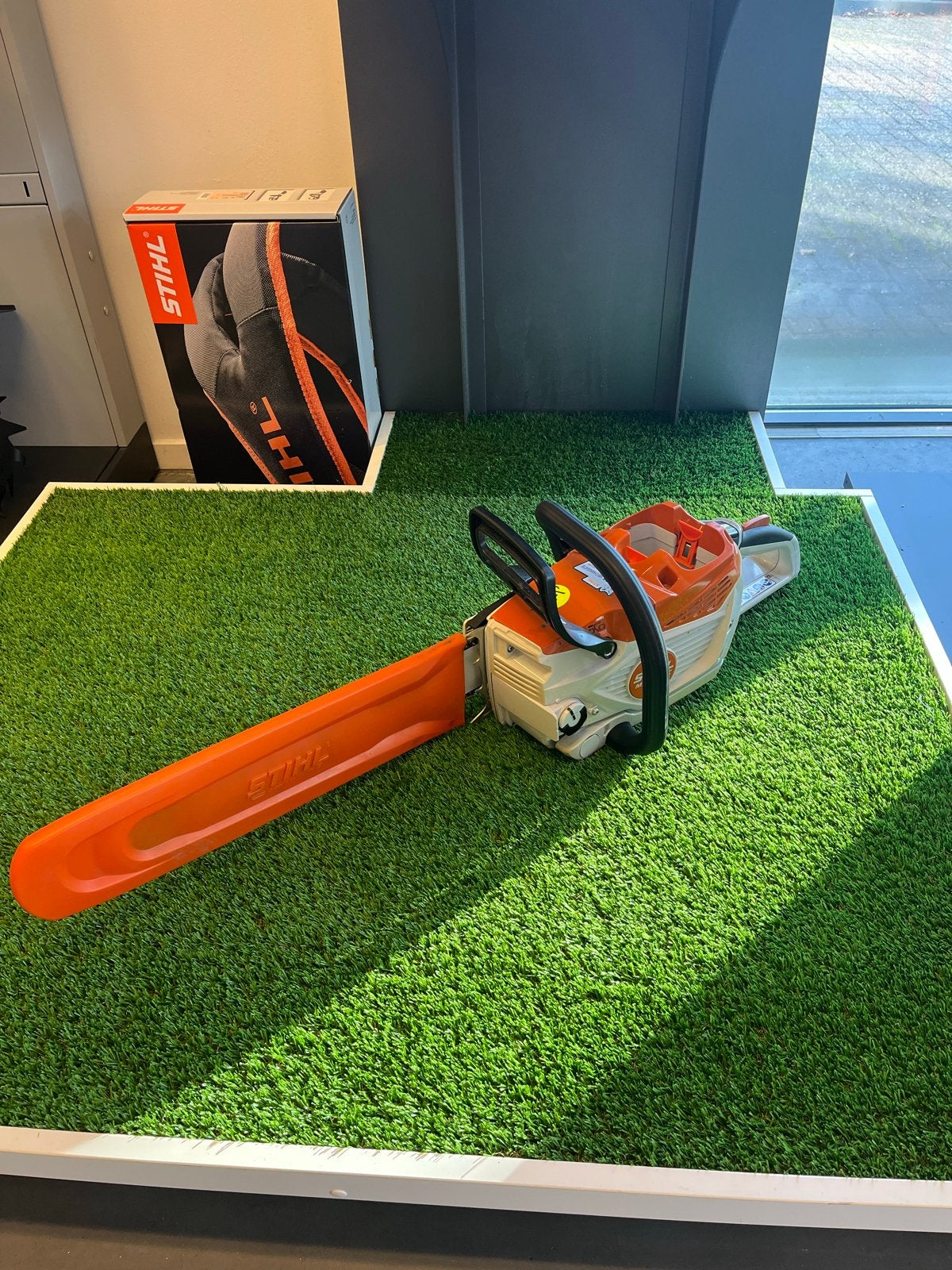 Stihl MSA 300 Accu Kettingzaag - 40 cm blad, Ophalen, Kettingzaag, Zo goed als nieuw, 30 tot 70 mm