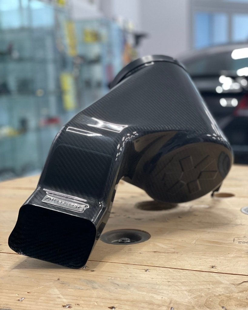 AIRTEC carbon luchtfilter intake kit - Toyota Yaris GR, Auto diversen, Tuning en Styling, Ophalen of Verzenden