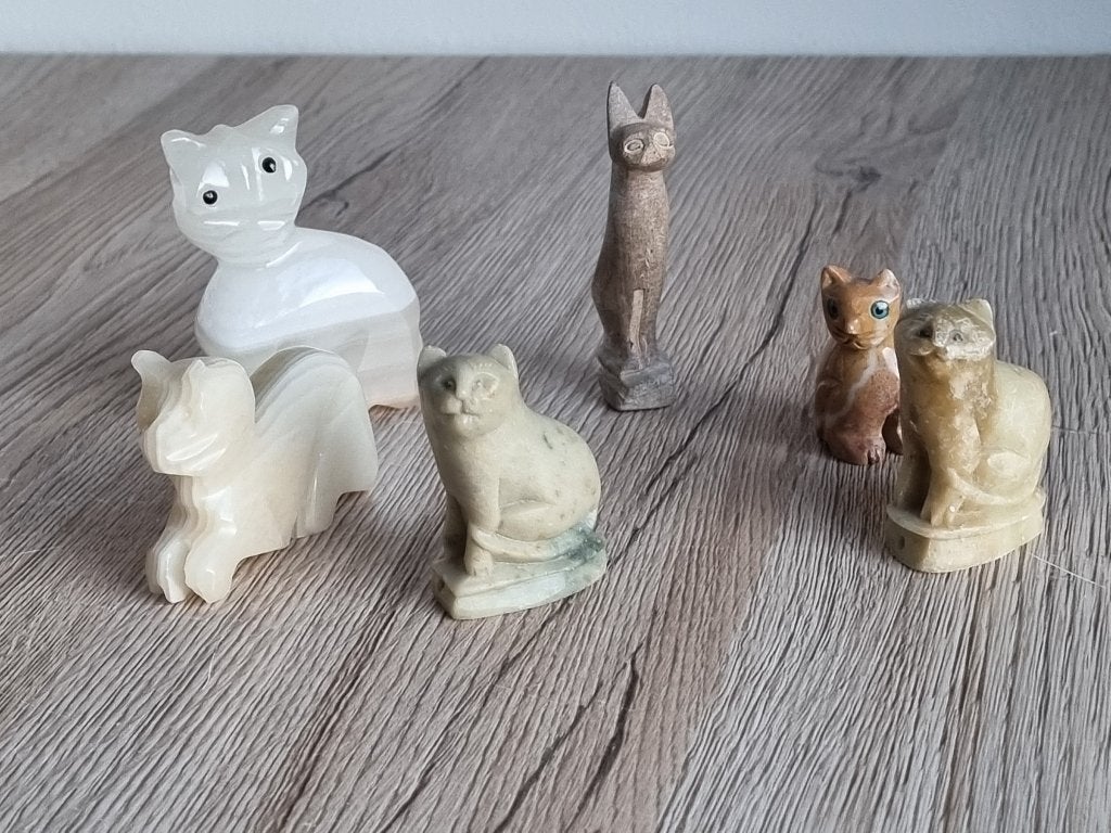 6 Prachtige Vintage Kat Poes Beelden Speksteen - Jade - Glas, Verzamelen, Verzenden, Gebruikt, Dier