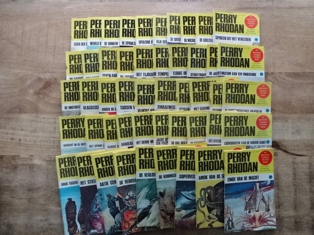 Perry Rhodan tijdschriften nr 251 tm 299, Boeken, Science fiction, Ophalen of Verzenden, Zo goed als nieuw
