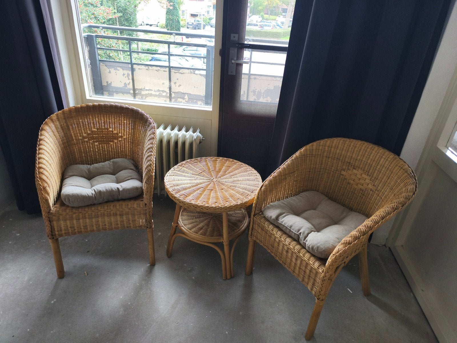Rotan stoelen met bijzettafel - set van 2, Ophalen, Gebruikt, Twee, Bruin