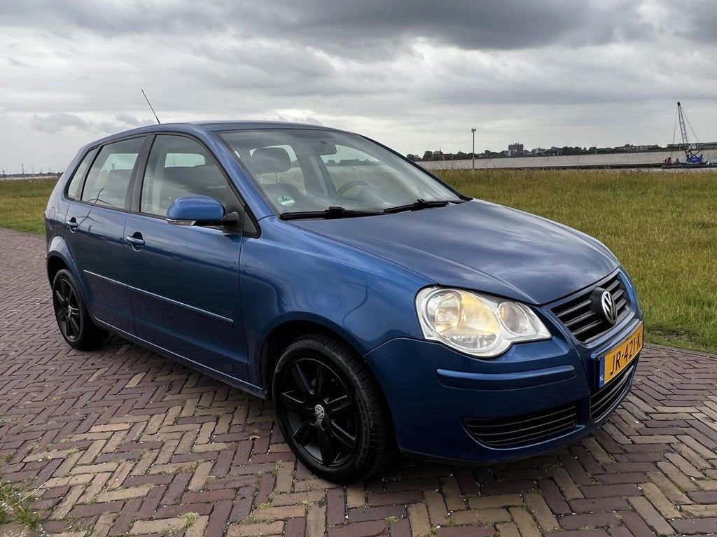 Volkswagen Polo 1.4-16V AIRCO|5-DRS|NW APK, Auto's, Volkswagen, Voorwielaandrijving, Zwart, 4 cilinders, Blauw
