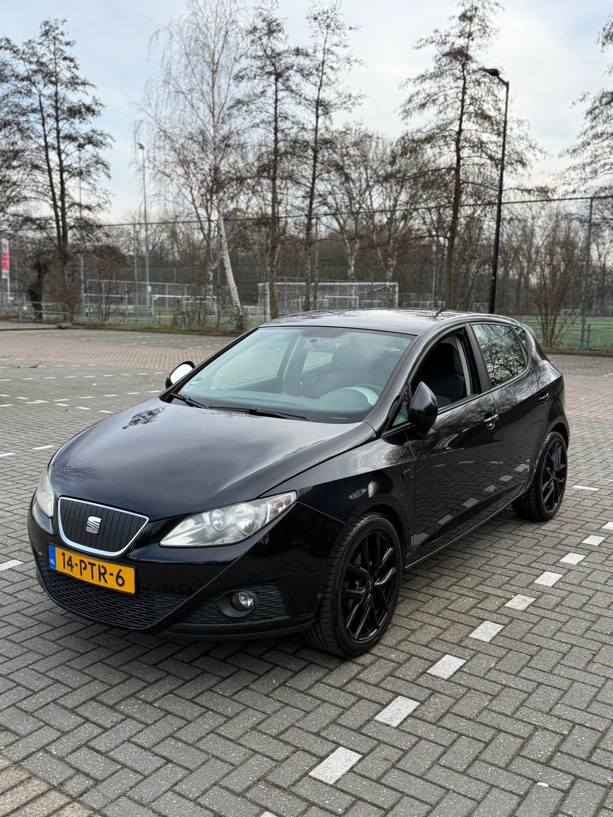Seat Ibiza 1.2 TDI 55KW Ecomotive 2011 Zwart, Voorwielaandrijving, 74 pk, 1199 cc, 96 €/maand