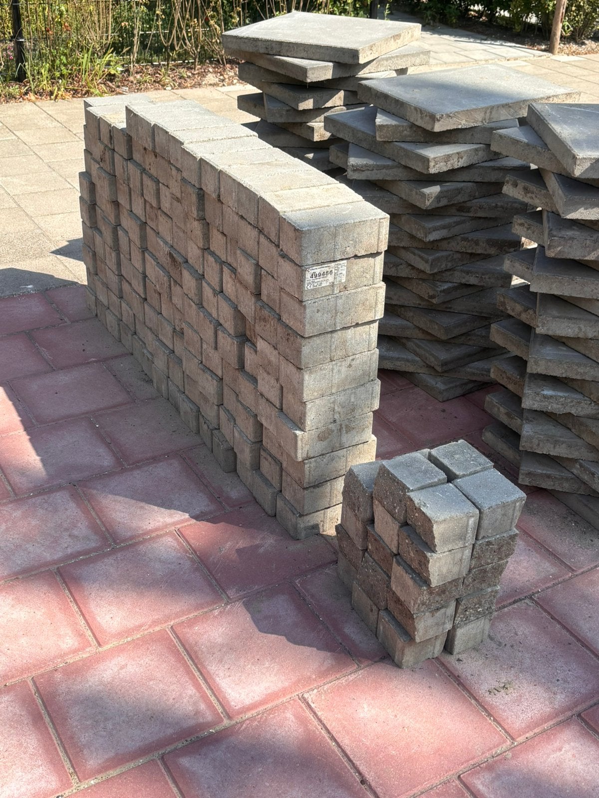 Gratis: Terrastegels 50x50 en Klinkers af te halen in Gouda, Ophalen, Gebruikt, 10 m² of meer, Beton