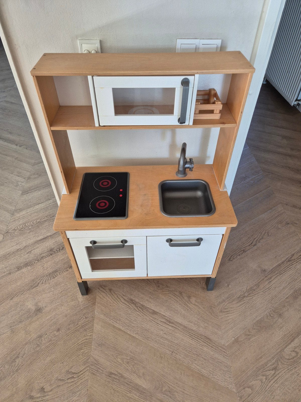 IKEA DUKTIG Speelkeuken met kraan en kookplaat, Ophalen, Gebruikt, Hout, Speelkeuken
