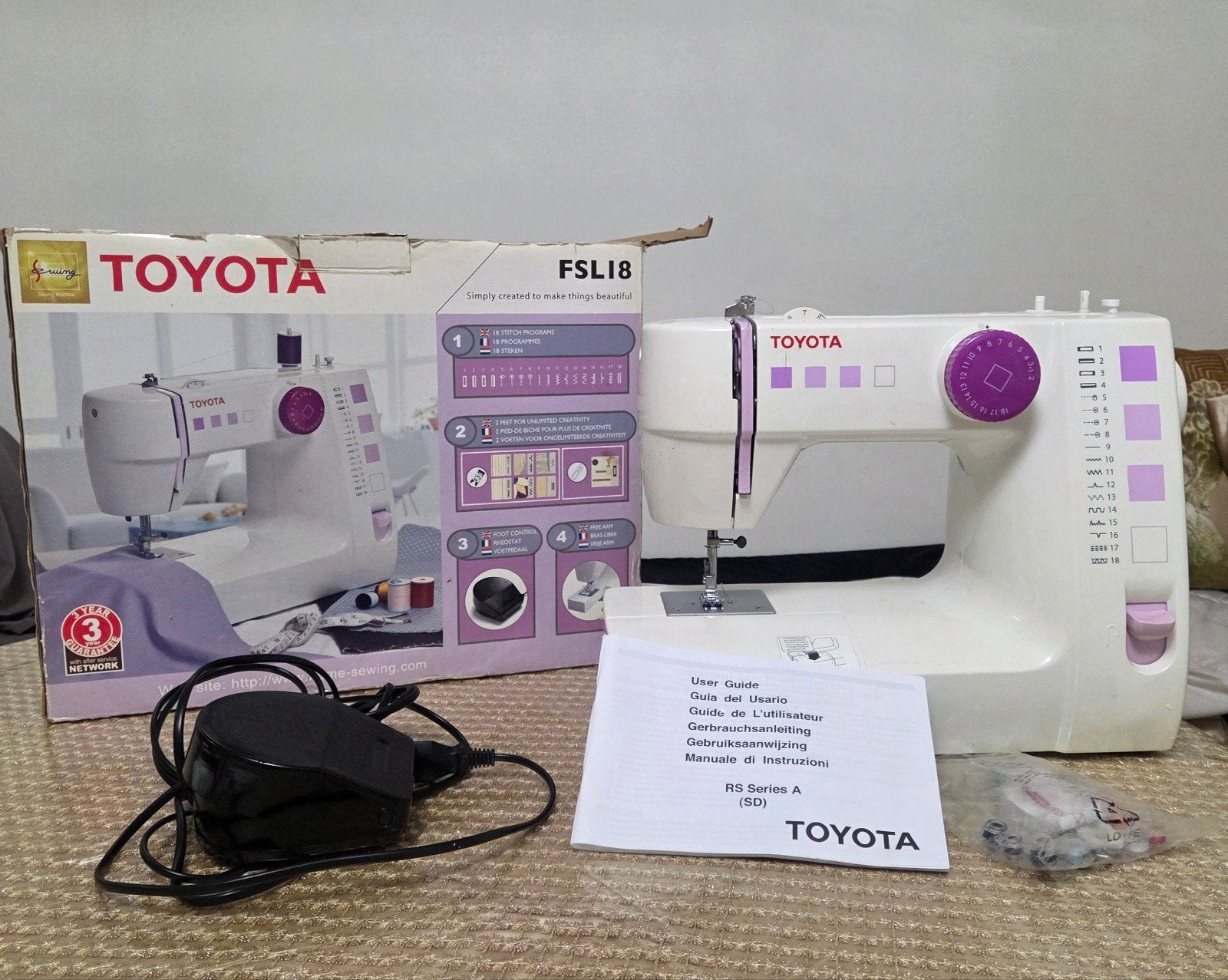Toyota FSL18 Naaimachine - Zo goed als nieuw, Ophalen, Zo goed als nieuw, Naaimachine, Overige merken