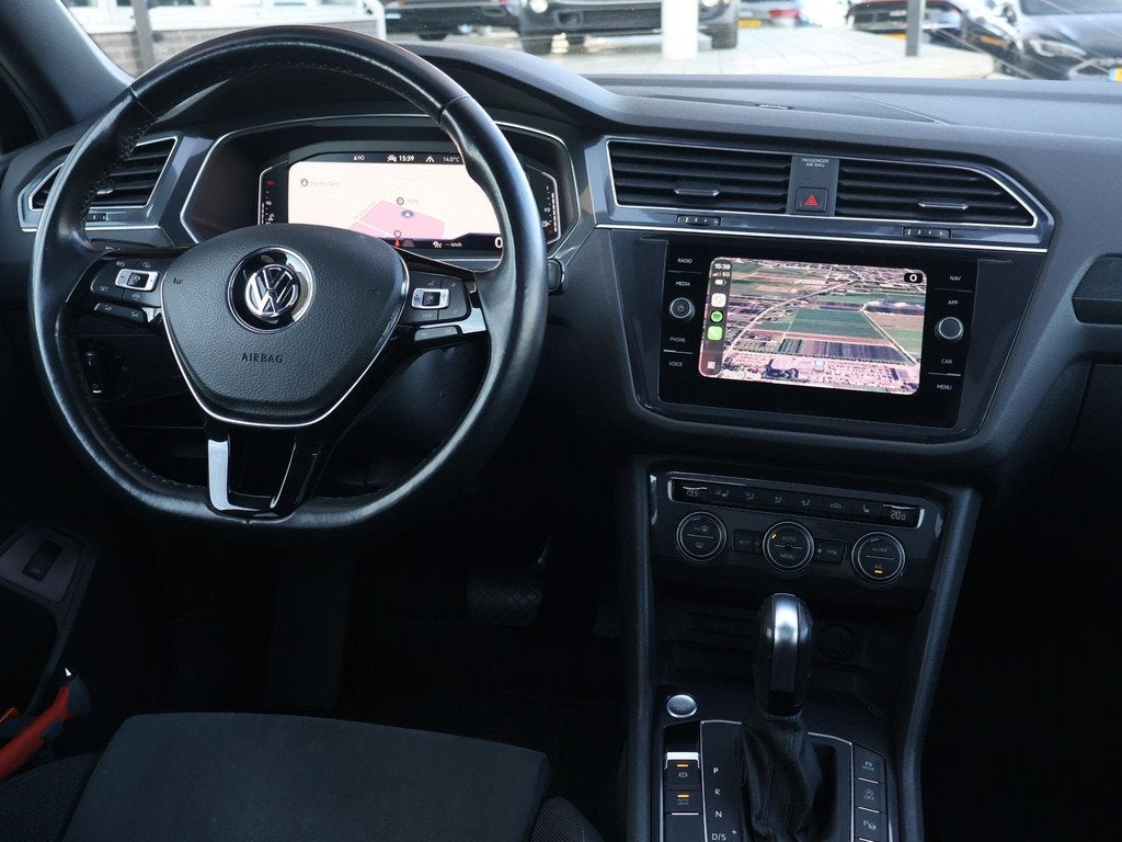 Volkswagen Tiguan Allspace 1.5 TSI DSG 7-PERS. R-LINE + PANO, 150 pk, 7 stoelen, Zwart, Origineel Nederlands