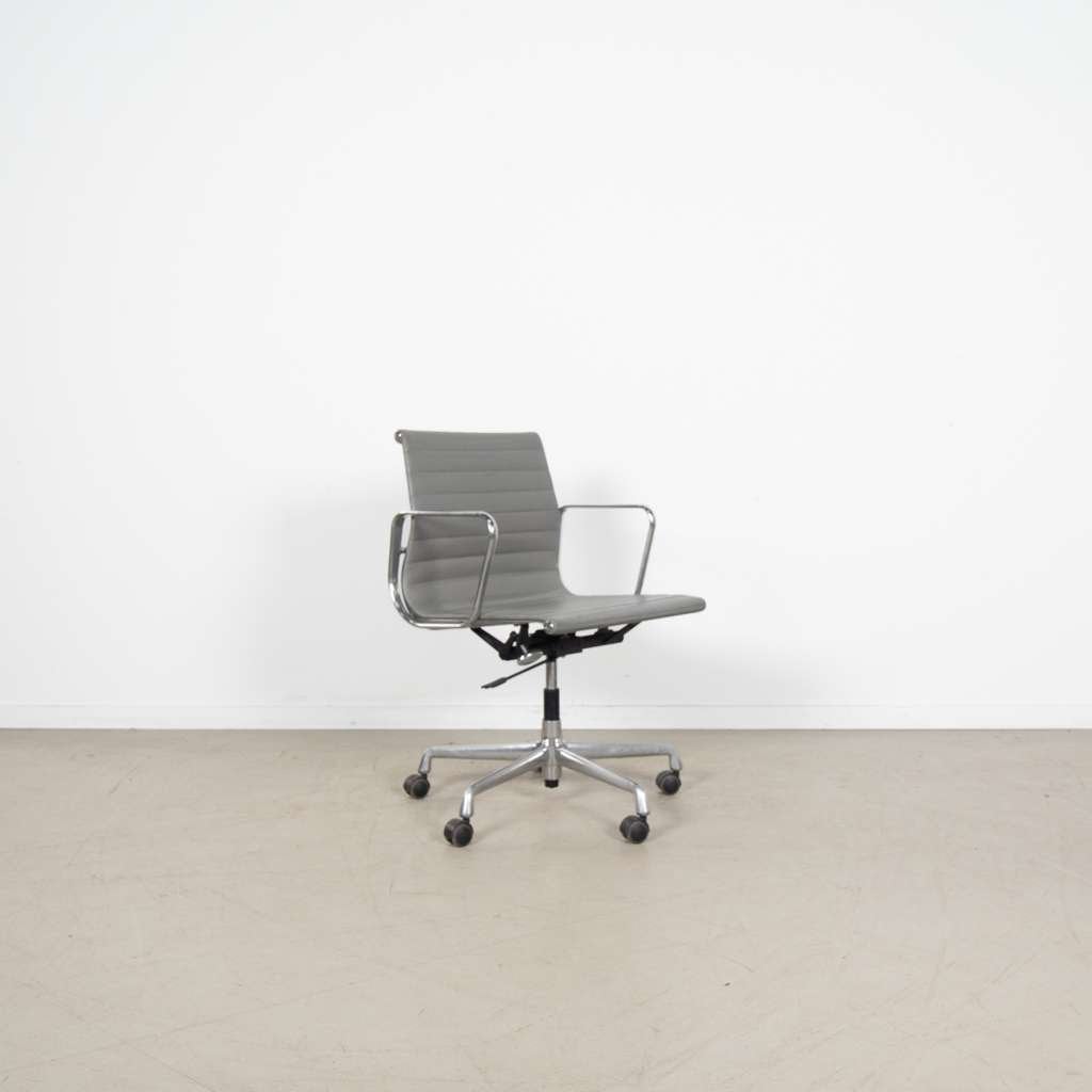 5x Vitra Eames EA117 Bureaustoel Grijs Leer - Aluminium, Huis en Inrichting, Bureaustoelen, Gebruikt, Bureaustoel, Grijs