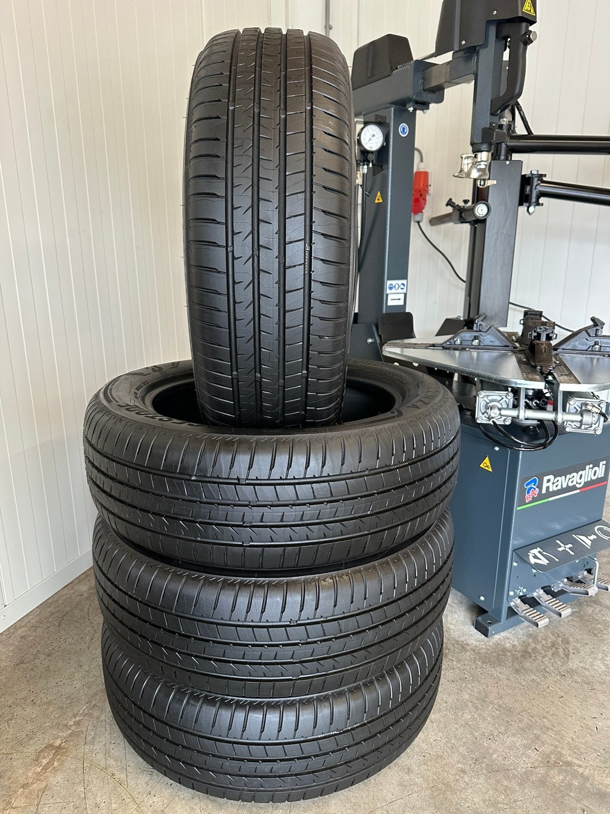 4 Stuks Bridgestone 225 55 19 Zomerbanden Inclusief Montage, Auto-onderdelen, Banden en Velgen, Band(en), Zomerbanden, 19 inch