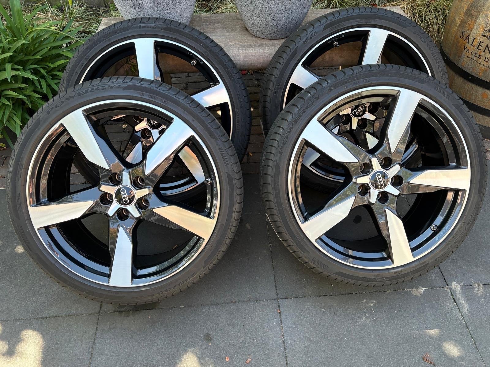 Audi Sport 20 inch velgen met Pirelli zomerbanden, Ophalen, Gebruikt, 255 mm, Banden en Velgen